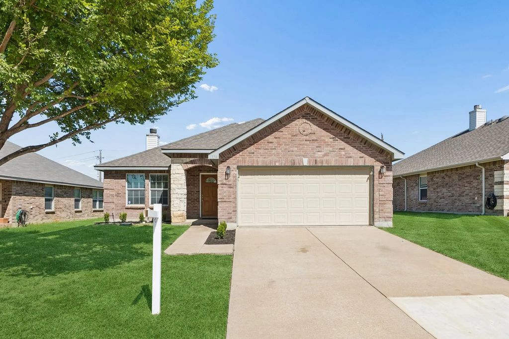 1336 Connie Street, Burleson
