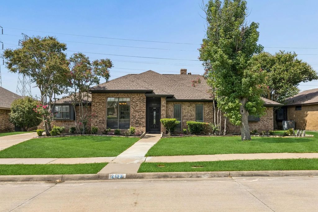 2133 Hunters Ridge, Carrollton