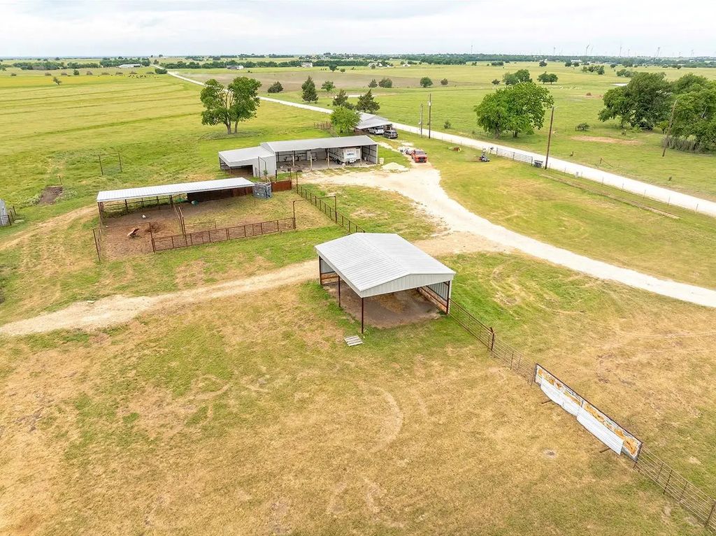 1010 County Road 382, Era