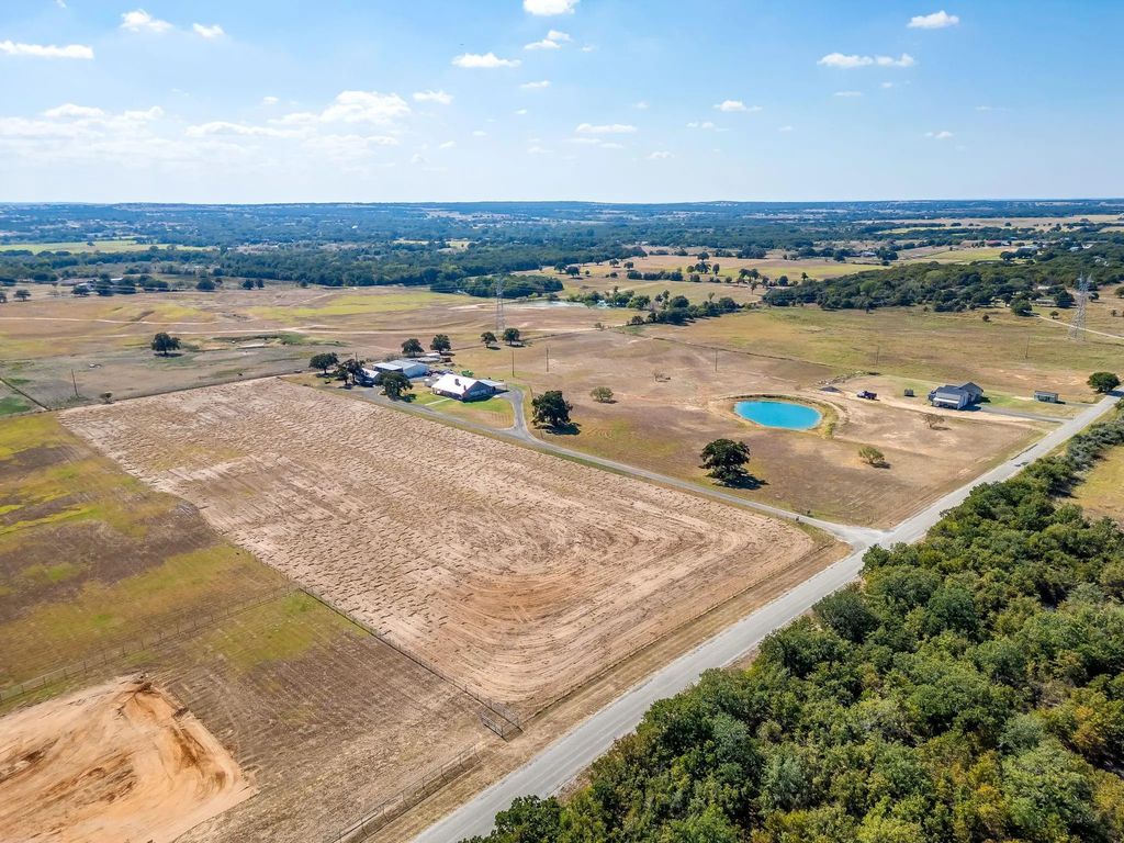 207 Trails End, Poolville