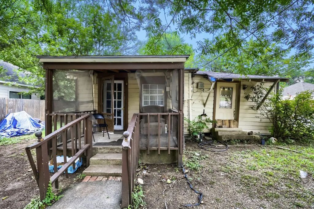 1012 E Jefferson Street, Waxahachie