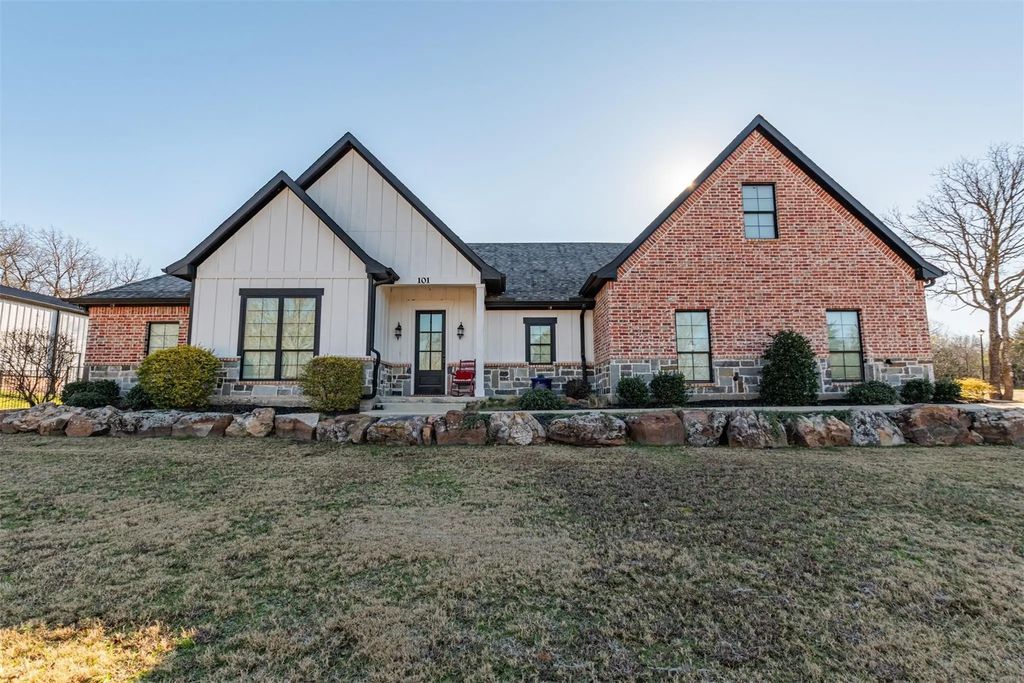 101 Lakeview Trail, Mabank