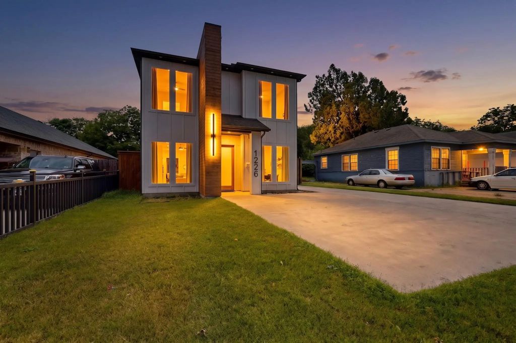 1226 S Ewing Avenue, Dallas
