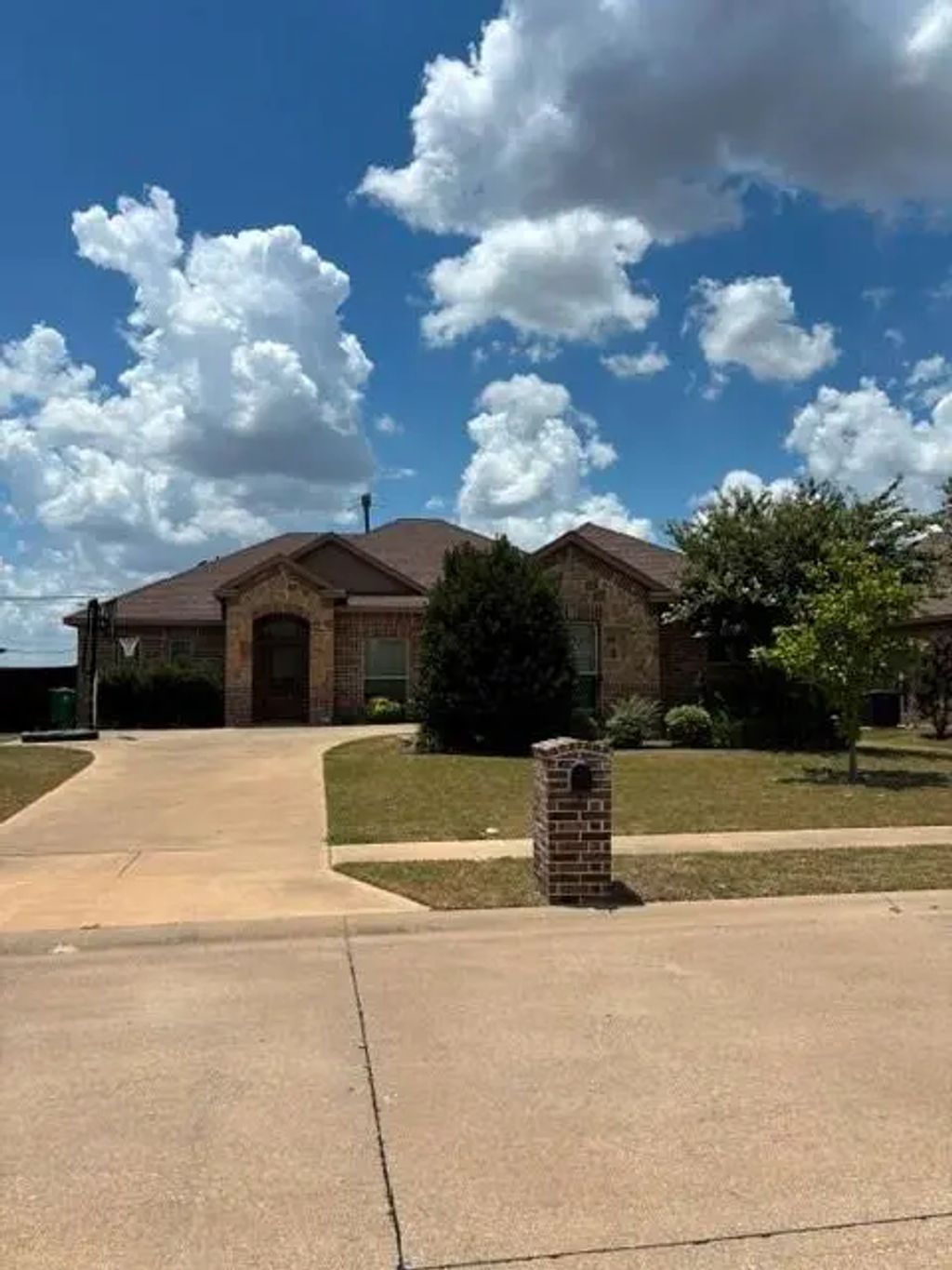 209 Newcastle Street, Waxahachie