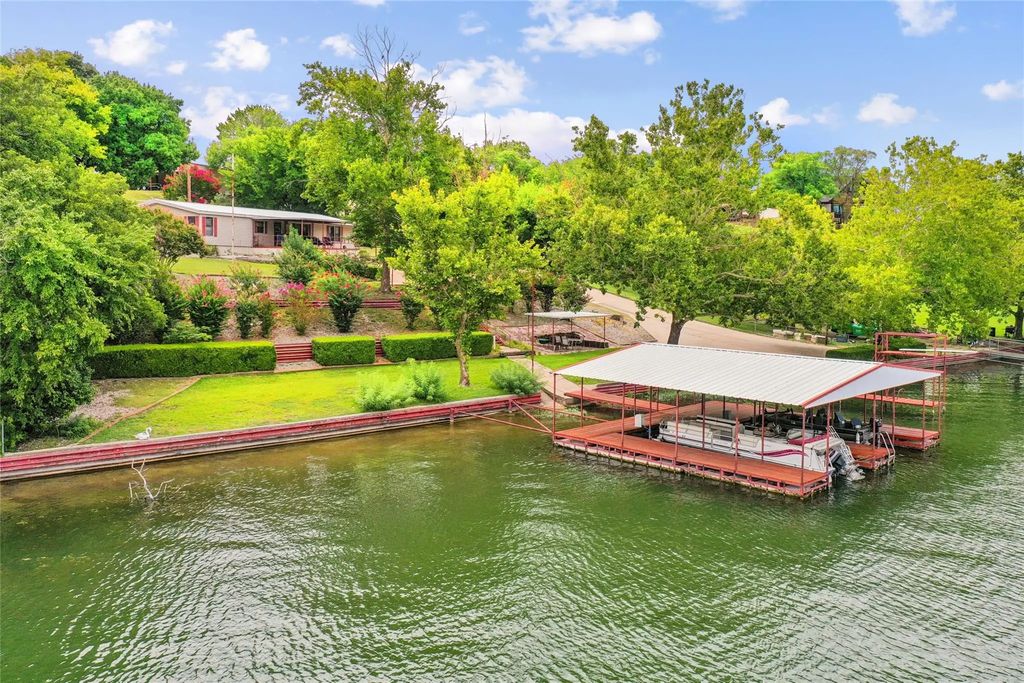 363 Oakview Road, Gainesville