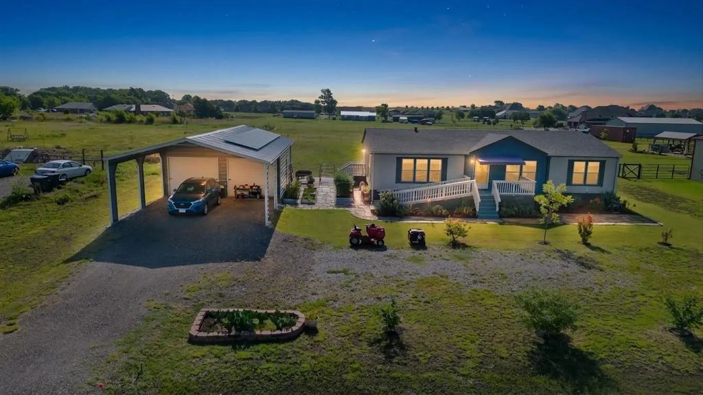 1113 Caroline Court, Howe