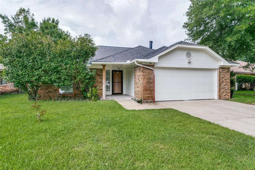 2813 Creekwood Lane, Fort Worth