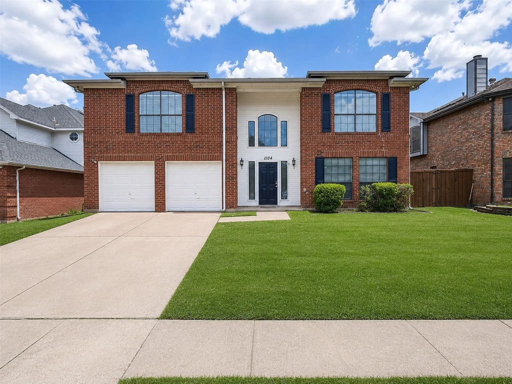 1104 Breezewood Drive, Lewisville