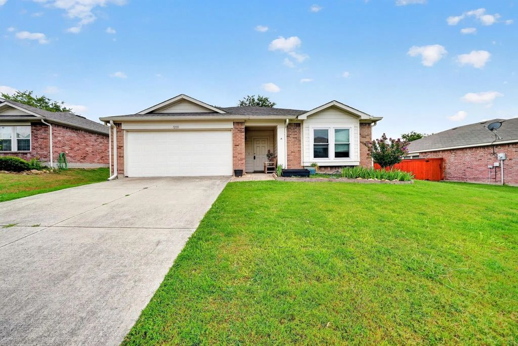 1218 Feather Crest Drive, Krum