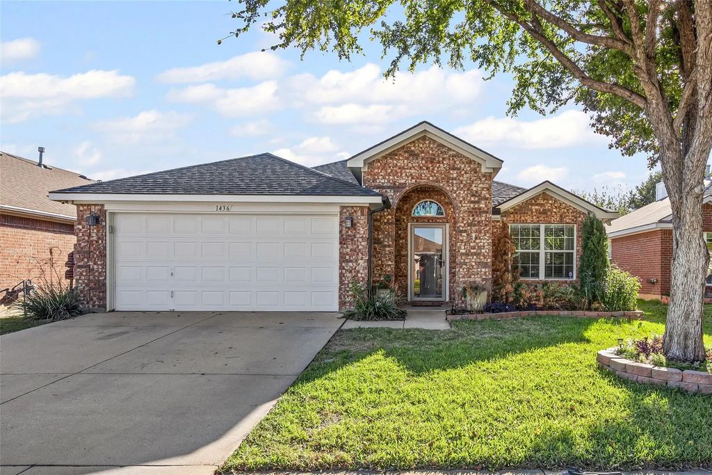 1436 Broken Spoke Court, Fort Worth