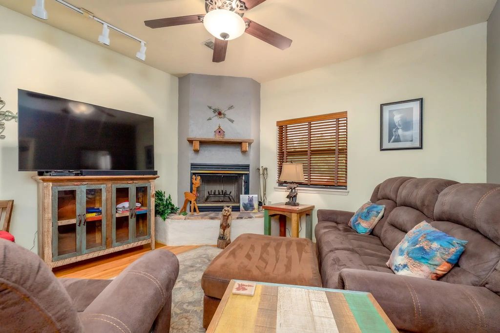141 Pennington Street B, Buffalo Gap