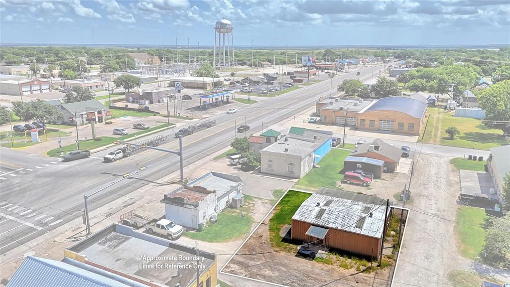 105 W Highway 82, Nocona