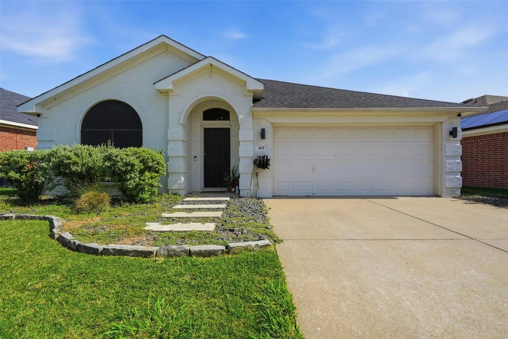 417 Shadow Grass Avenue, Fort Worth