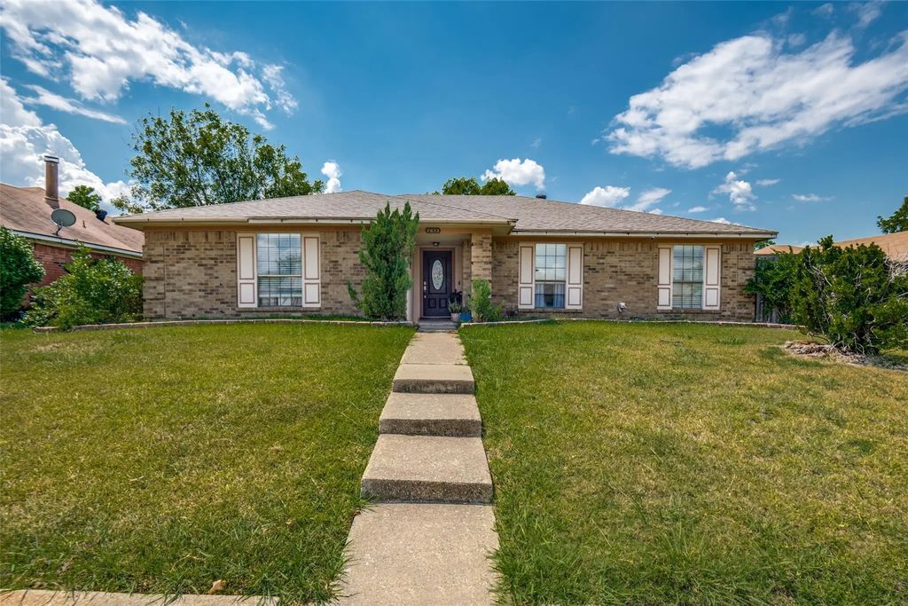 2613 Independence Drive, Mesquite