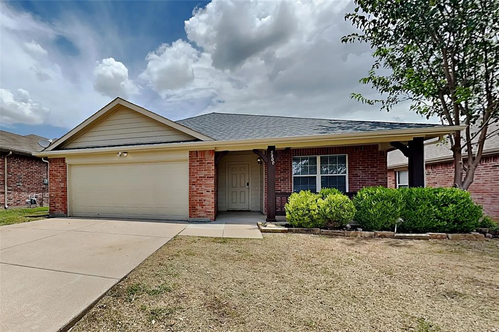 5800 Blue Ribbon Road, Fort Worth
