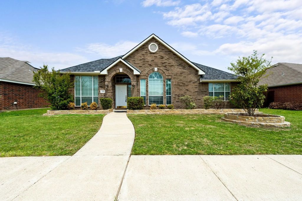 3205 Hamlett Lane, Garland