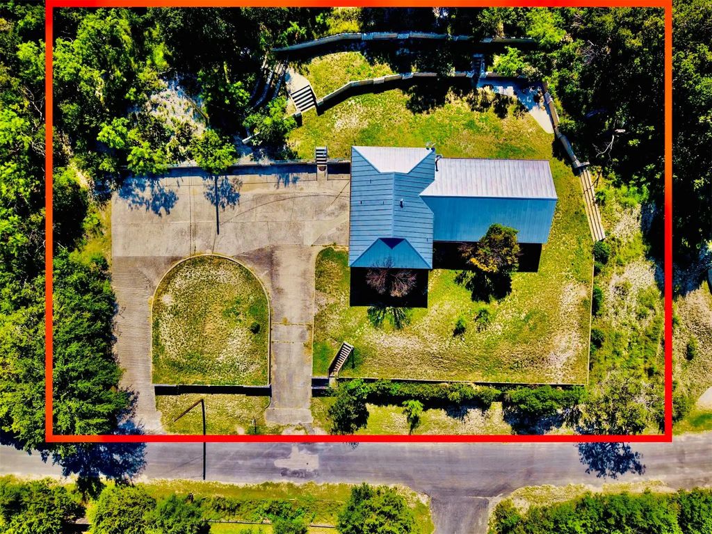 120 Bluebonnet Drive, Junction