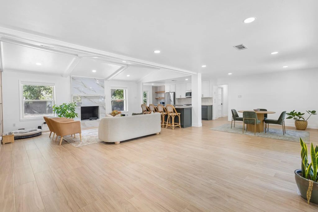 3908 Royal Lane, Dallas