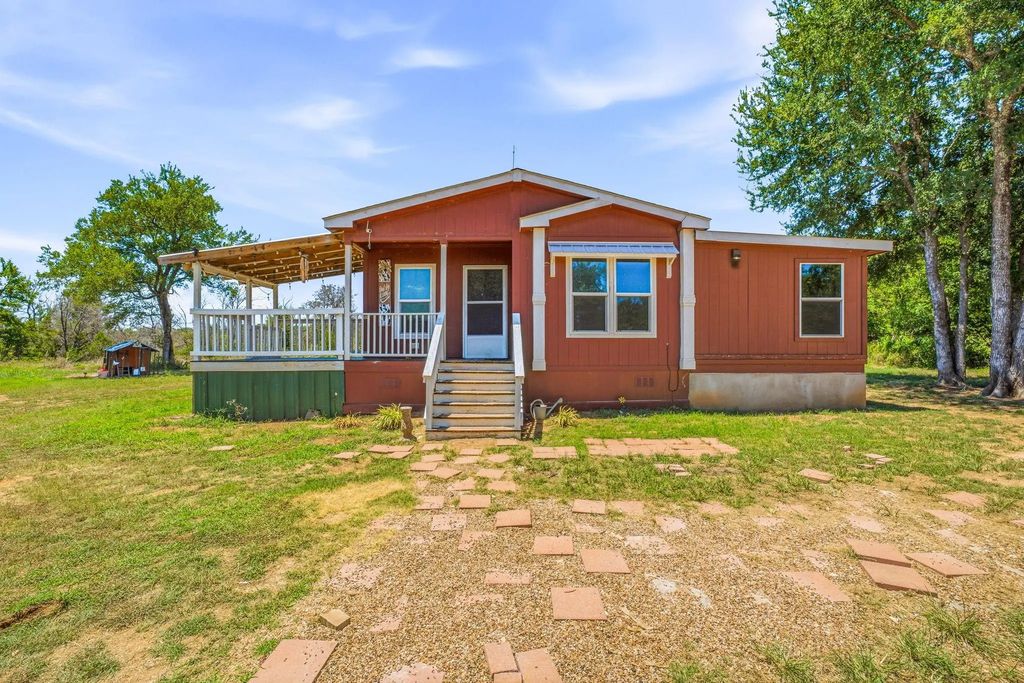 570 Armadillo Court, Granbury