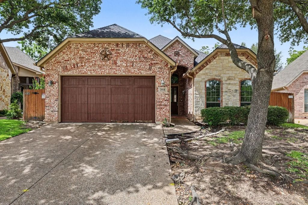 2016 Kodiak Court, Arlington