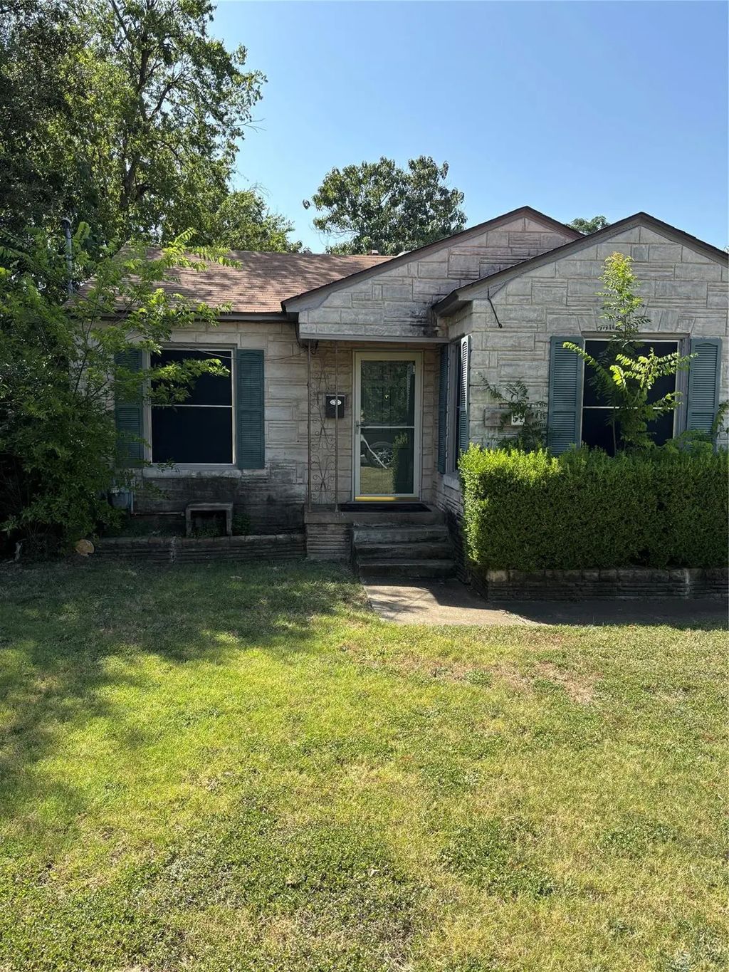 4252 S Cresthaven Road, Dallas