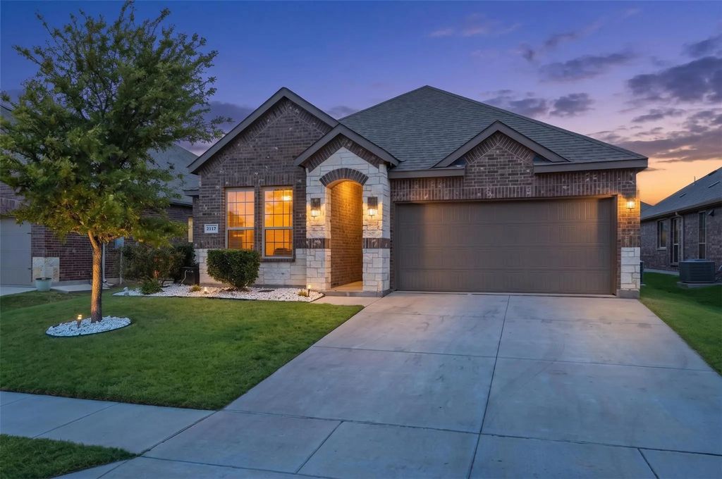 2717 Ainsworth Road, Aubrey