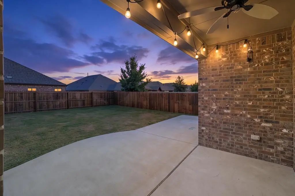 2717 Ainsworth Road, Aubrey