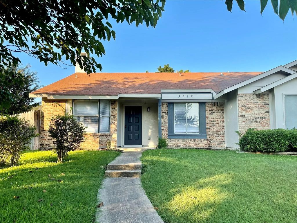 3917 Queens Court, Garland