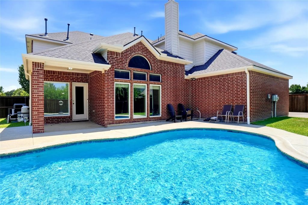 5231 Woodfield Drive, Grand Prairie