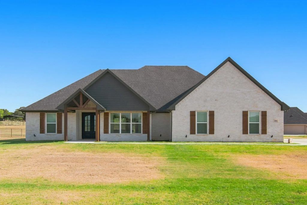 121 Friendship Way, Boyd