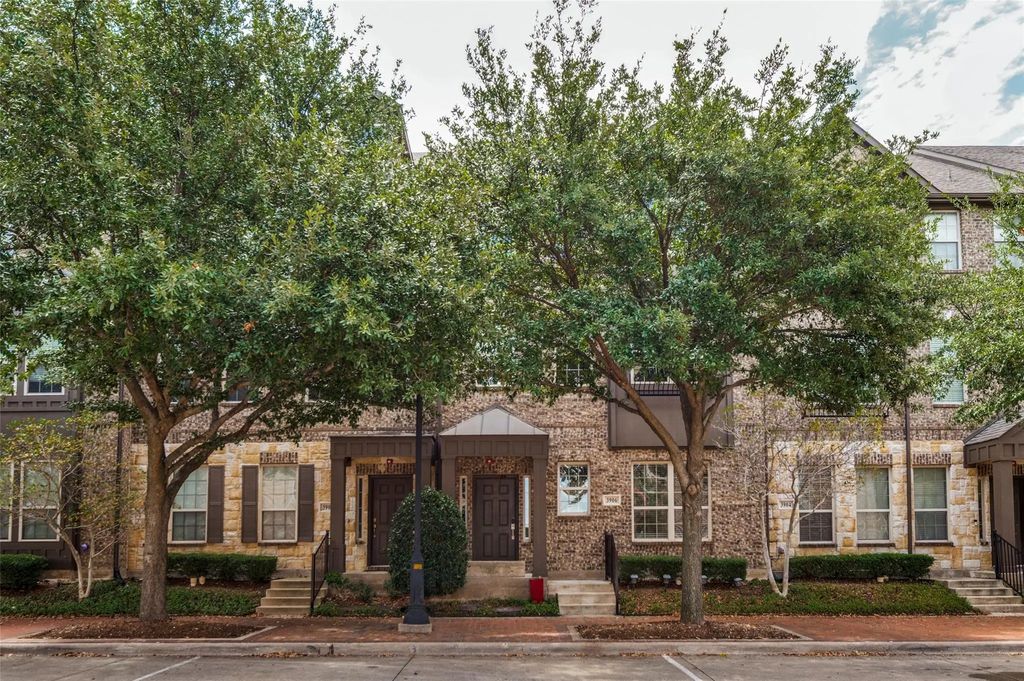 3906 Asbury Lane, Addison