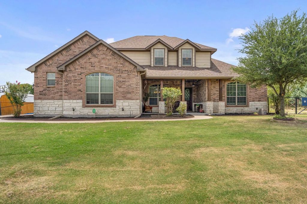 8909 County Road 915, Godley