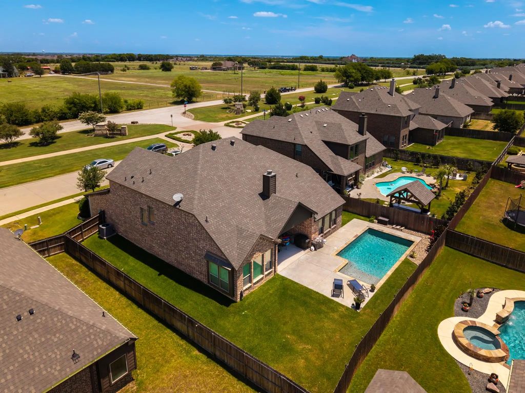 606 Lonesome Dove Drive, Midlothian