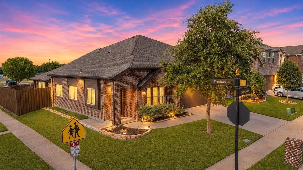 500 Harding Lane, Lavon