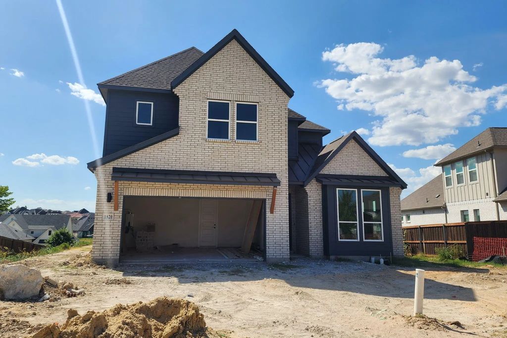 1820 Crested Ridge Road, Fort Worth