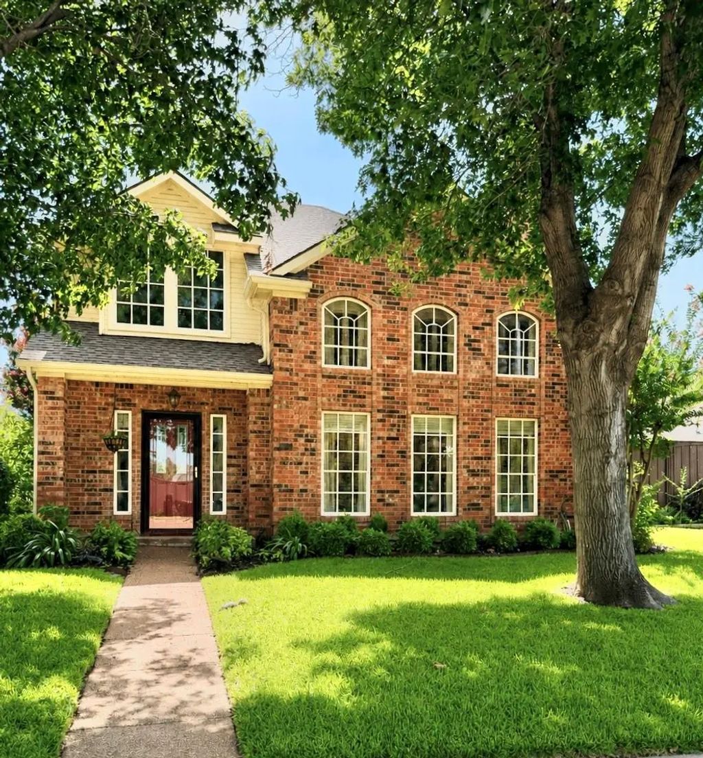 2740 Summertree Drive, Carrollton