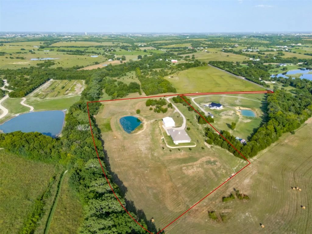16755 County Road 566, Farmersville