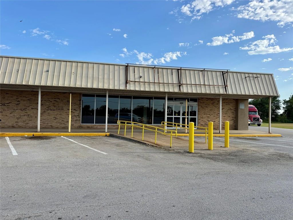 1105 W South Commerce Street, Wills Point