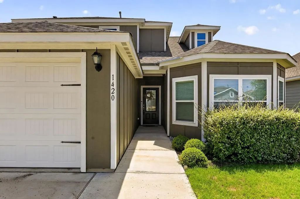 1420 Sunkiss Drive, Fort Worth