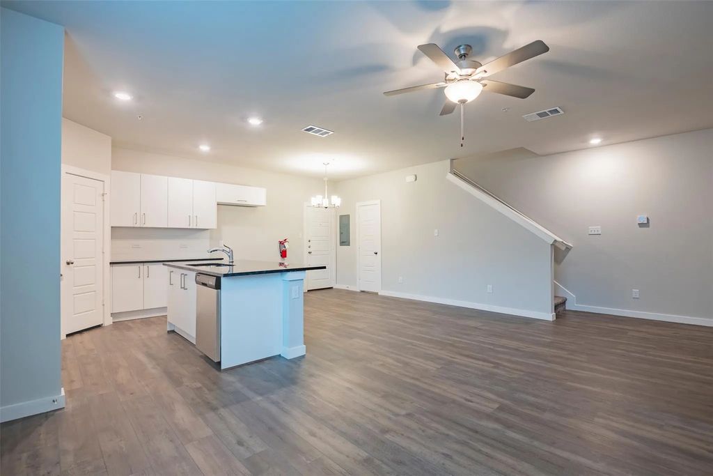 653 Wheatfield Drive, Venus