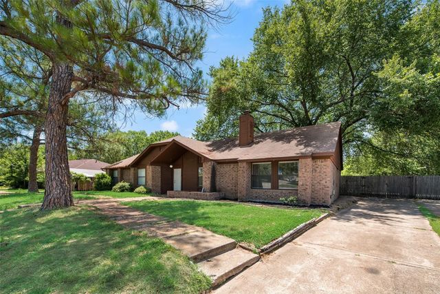 208 E Denton Drive, Euless