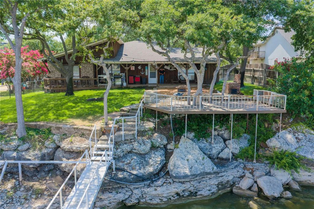 181 Mountain View Lane, Brownwood