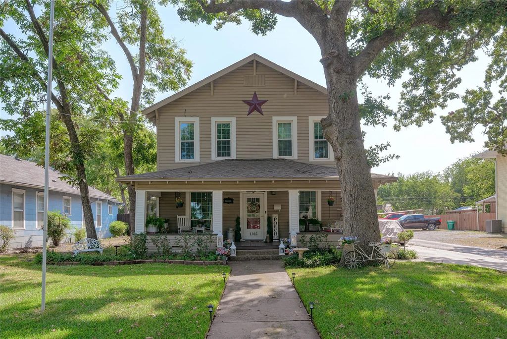 1305 S Crockett Street, Sherman