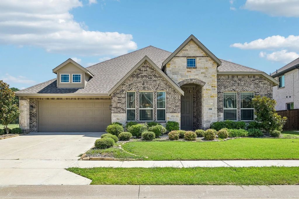 208 Oakcrest Drive, Justin