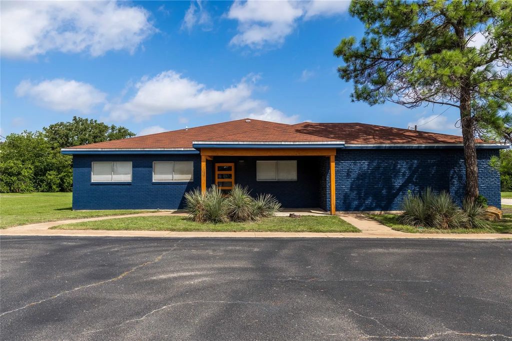 2201 Coggin Avenue, Brownwood