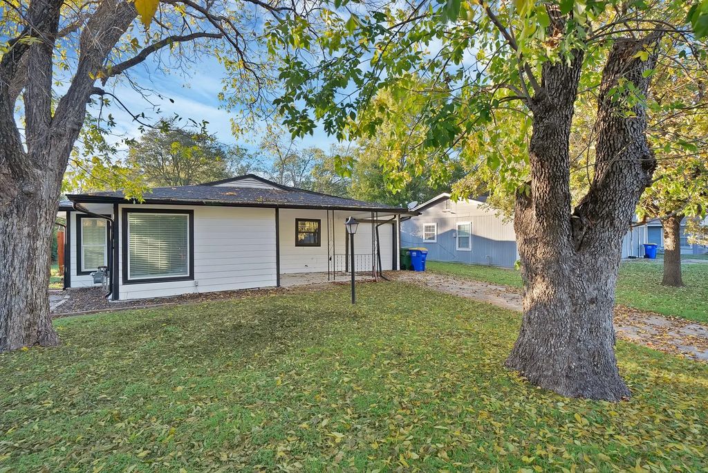 809 Hackamore Street, White Settlement