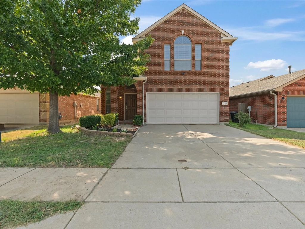 12129 Walden Wood Drive, Fort Worth