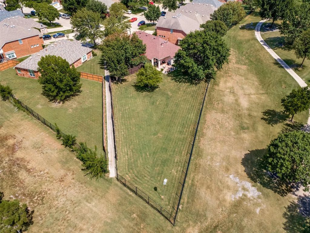 8702 Nairn Street, Rowlett