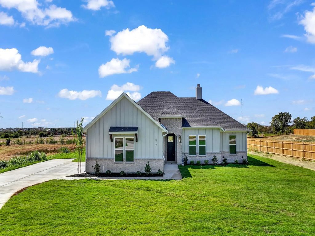 1012 Don Eve Court, Azle