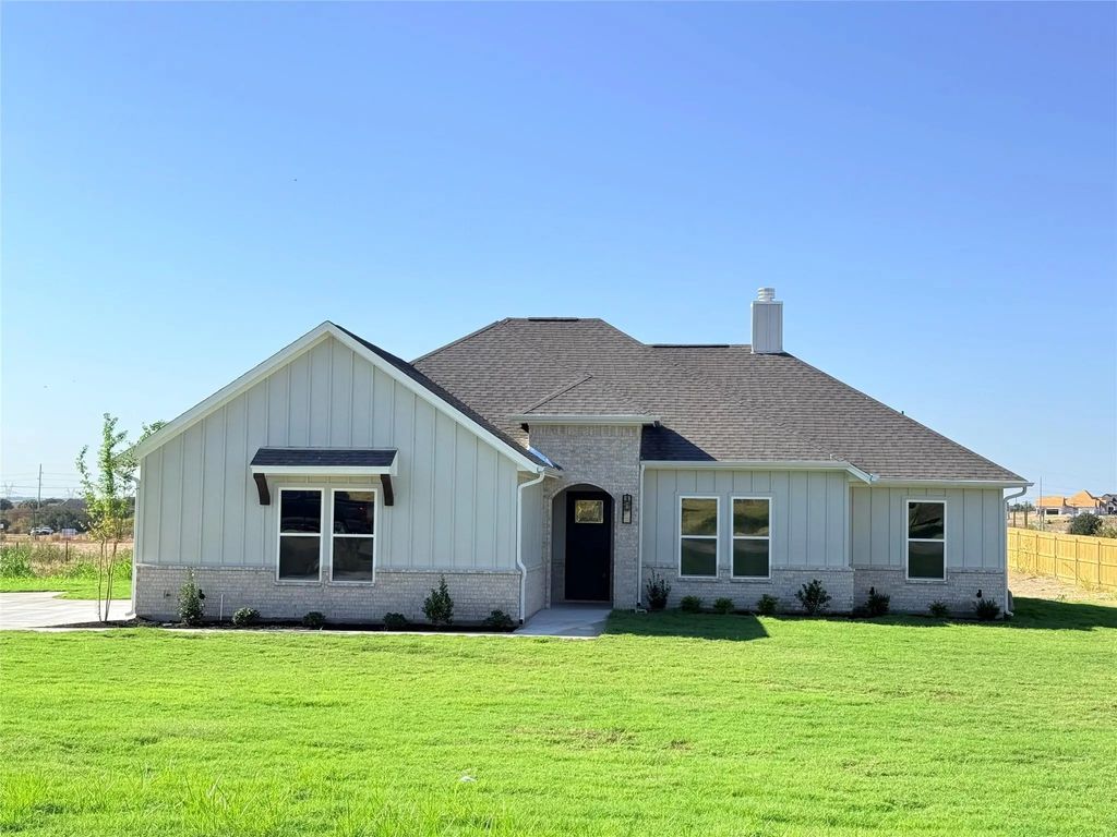 1012 Don Eve Court, Azle